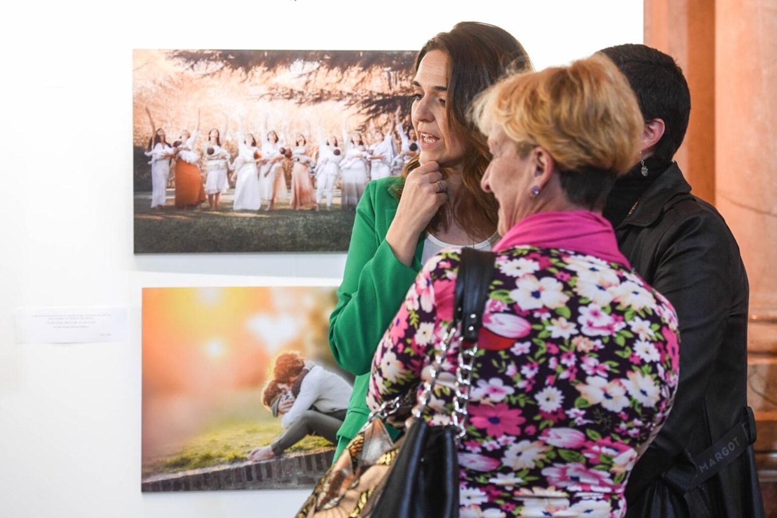 Muestra-de-fotografia-Enraizadas-muestra-de-fotos-realizada-en-el-senado-de-la-nacion-argentina-fotografia-de-lactancia-fotografia-conciente-cordoba-españa